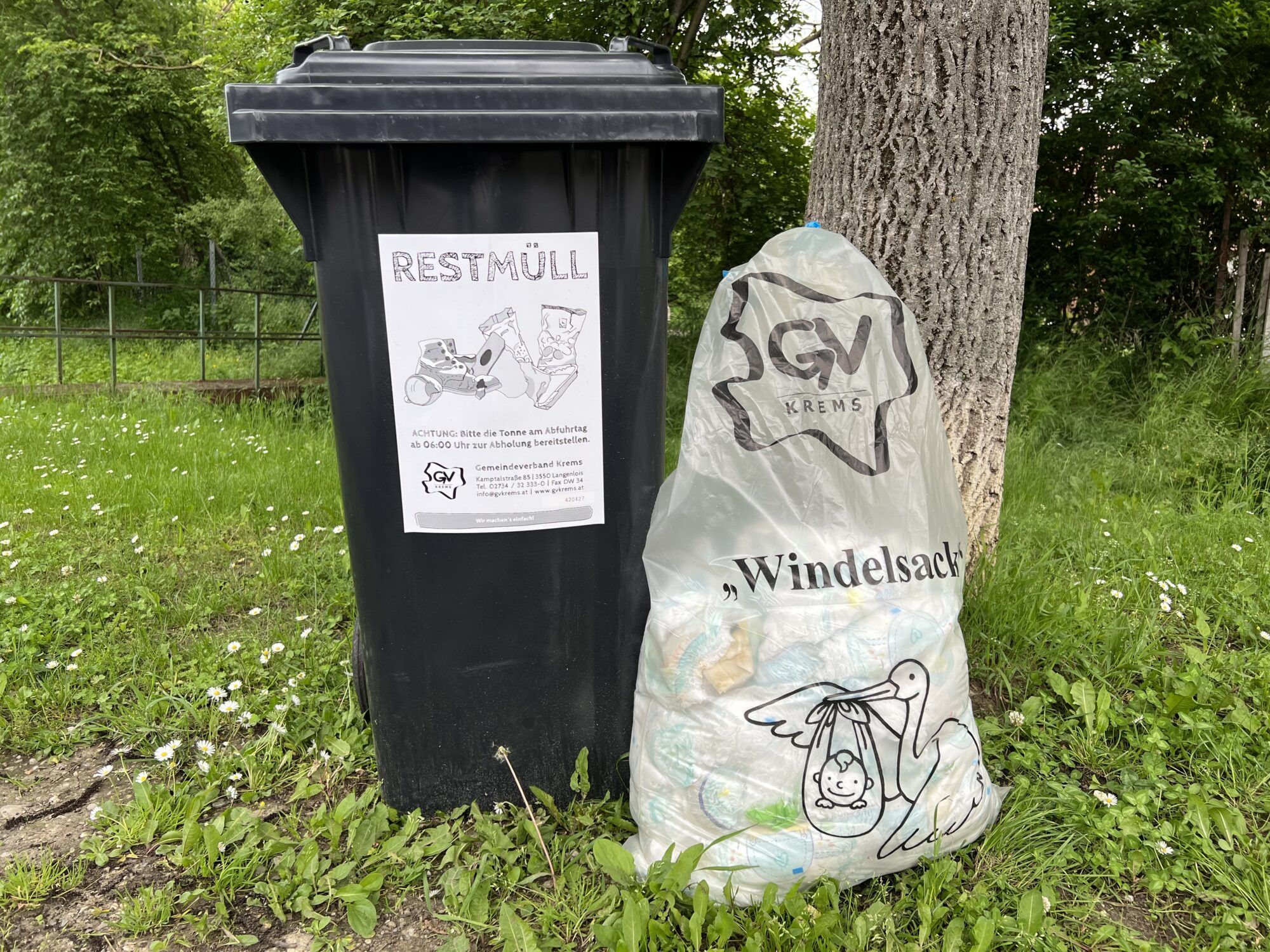 Restmülltonne und Windelsack